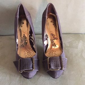 Naughty Monkey Rugged Racey heels in Taupe, 10M